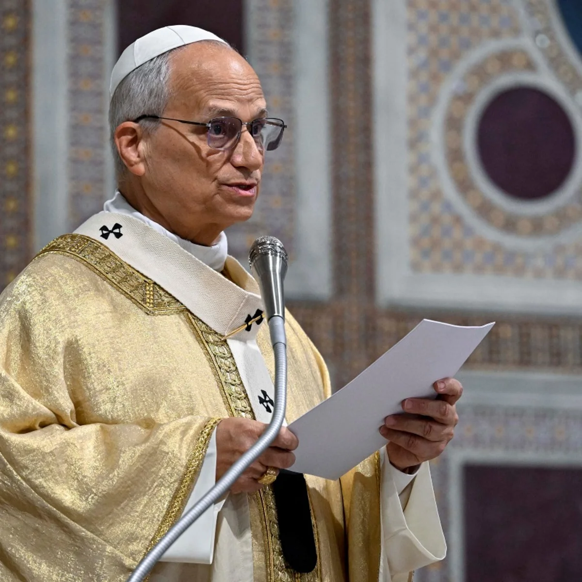 Papa Leão XIV será internado nesta terça para retirada de nódulo
