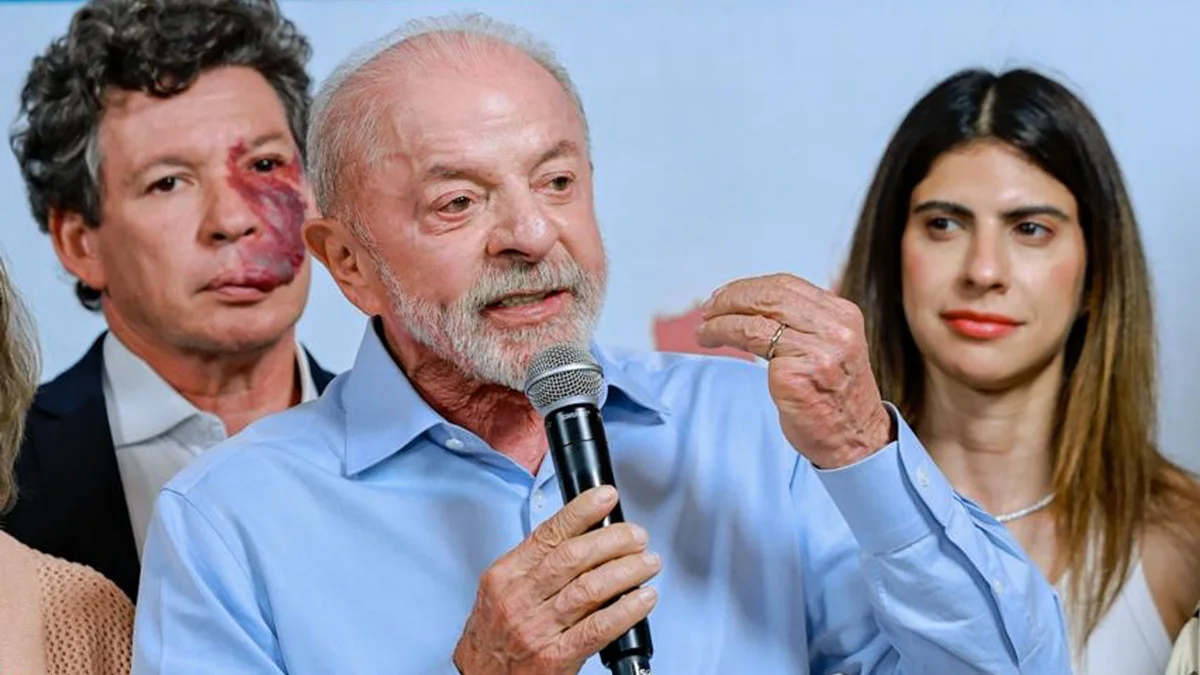 Lula promete criação do Pé-de-Meia para universitários em 2027
