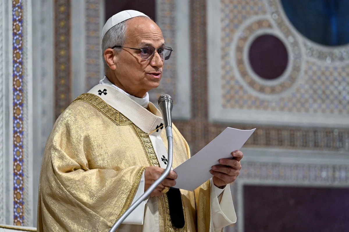 Papa Leão XIV será internado nesta terça para retirada de nódulo