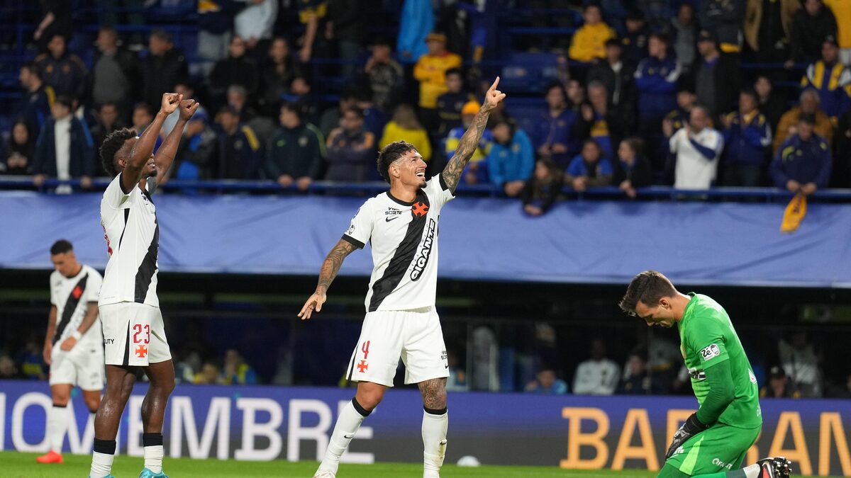 Vasco supera pressão, bate o Boca Juniors e abre vantagem por vaga na final da Sul-Americana