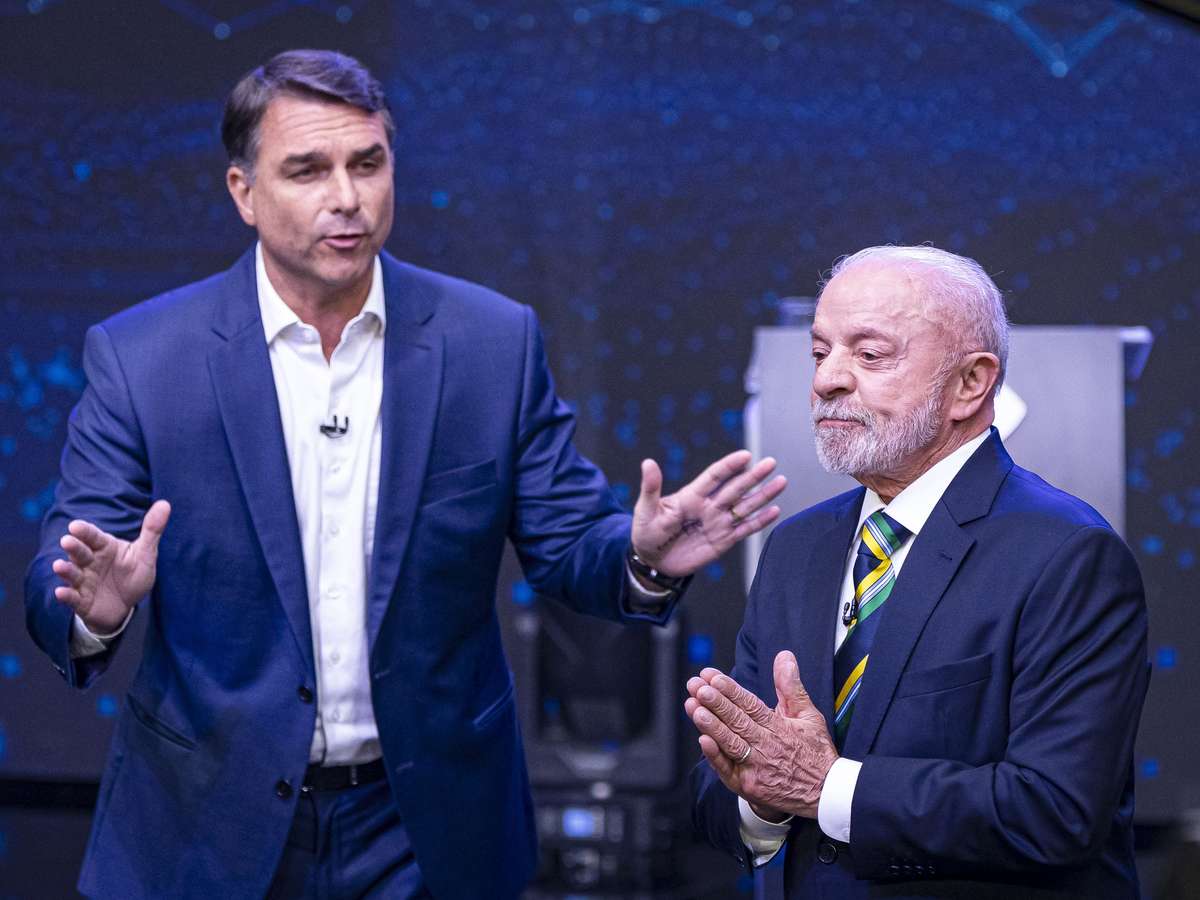 Flávio Bolsonaro ironiza e diz que 'Lula tem Bolsonaro dentro dele' por vacina da covid-19; petista foi vacinado por Coronavac