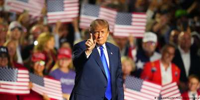 Trump entusiasmou os fãs na convenção do Partido Republicano em setembro, mas seus métodos de campanha são altamente controversos Foto: DW / Deutsche Welle