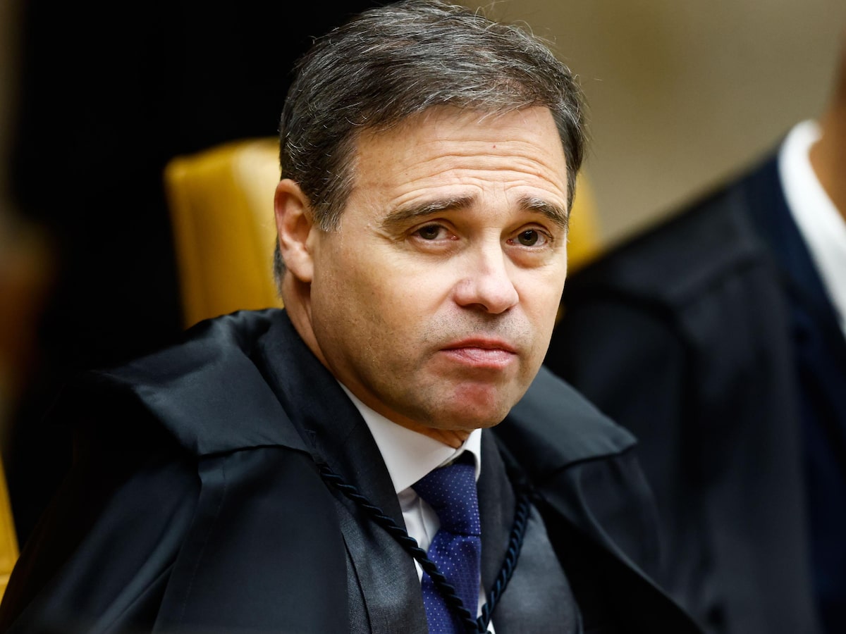 André Mendonça será relator no TSE de pedido de Lula para abrir sigilos próprios e de Flávio