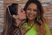 Darlin e Lexa posam para as redes sociais