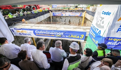 A tuneladora Panamá chega a Albrook após escavar aproximadamente 65 metros abaixo do leito do Canal do Panamá