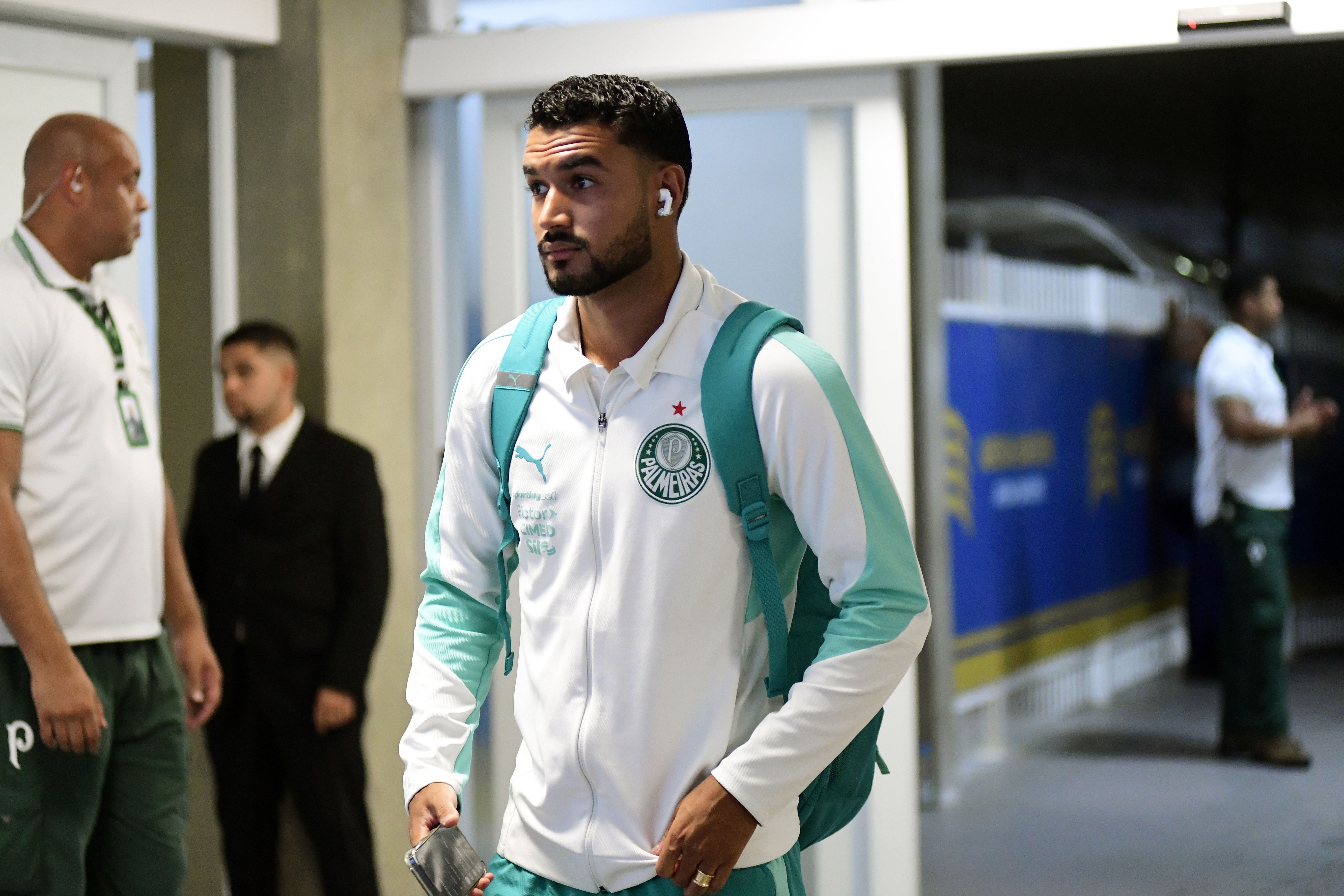 Jefté, do Palmeiras, testa positivo para substância proibida e é suspenso provisoriamente