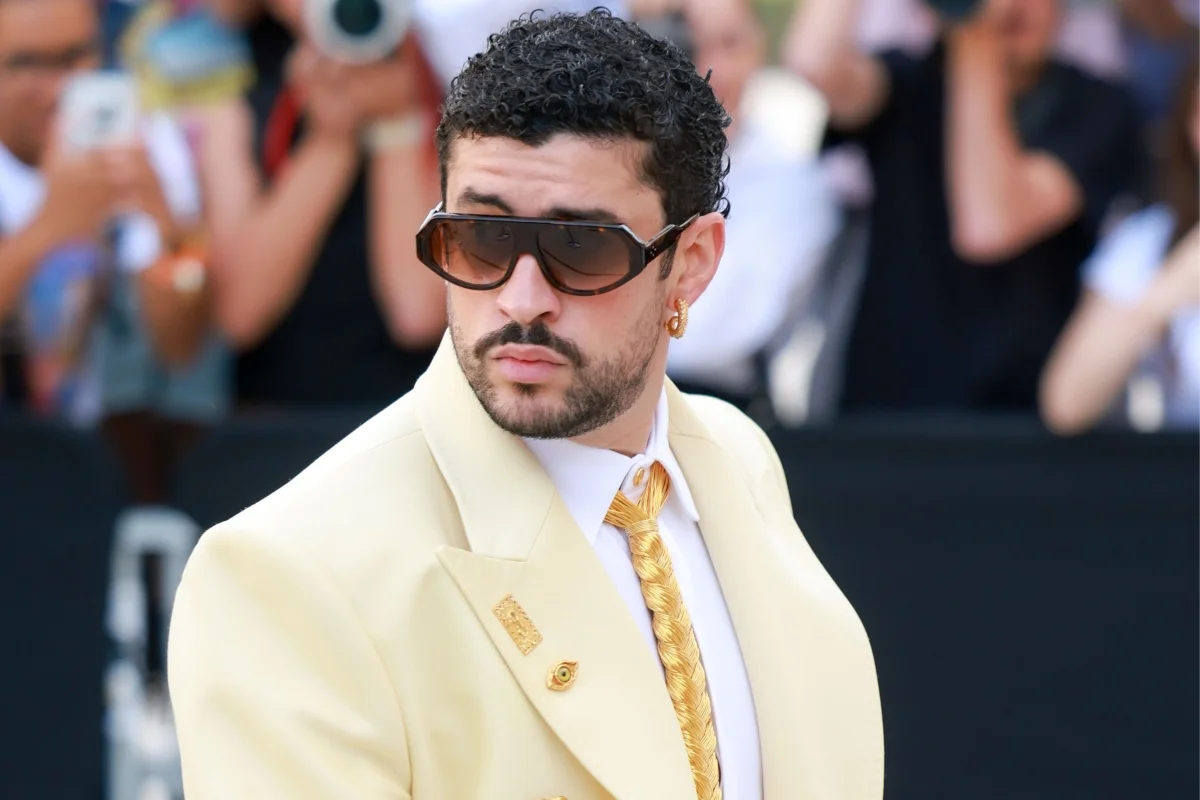 Bigode fino evoca estilo vintage em nova tendência de beleza masculina