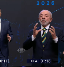 Lula (PT) e Flávio Bolsonaro (PL) durante debate na Band Foto: Reprodução/Band