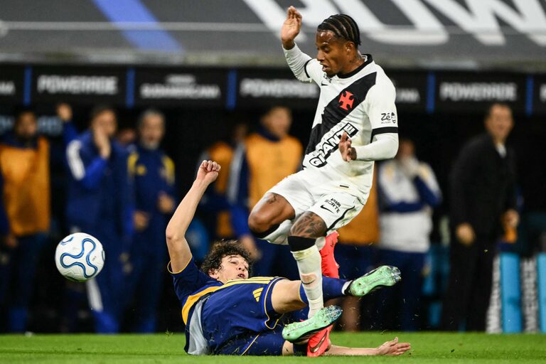 Vasco supera pressão, bate o Boca Juniors e abre vantagem por vaga na final da Sul-Americana