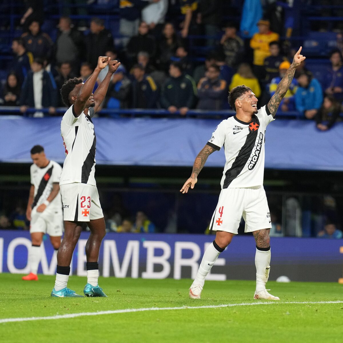 Vasco supera pressão, bate o Boca Juniors e abre vantagem por vaga na final da Sul-Americana