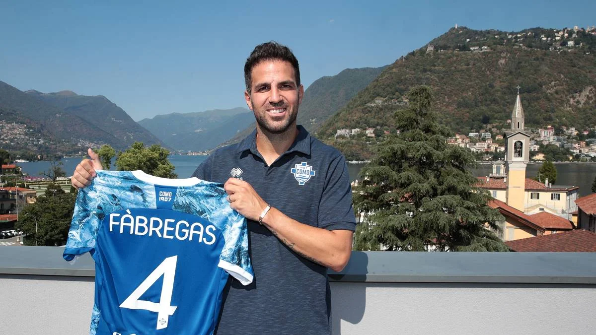 Fabregas admite que mandou Como diminuir o ritmo após abrir 4 x 0 no United