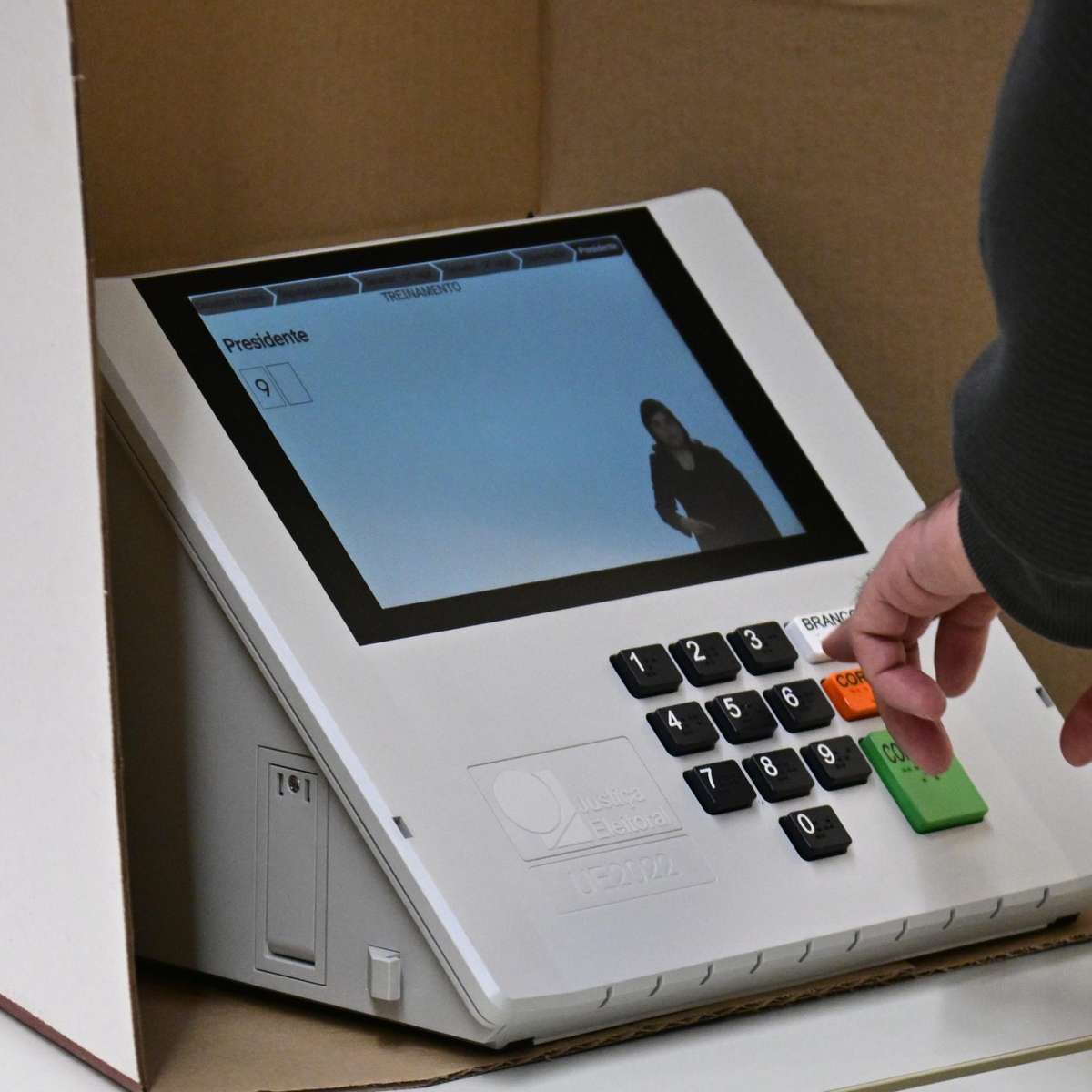 92% dizem que decisão de voto no 2º turno não mudará e 7% podem mudar, mostra BTG-Nexus
