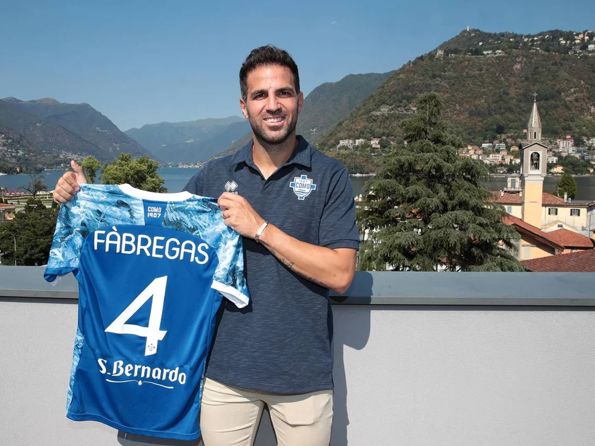Fabregas admite que mandou Como diminuir o ritmo após abrir 4 x 0 no United