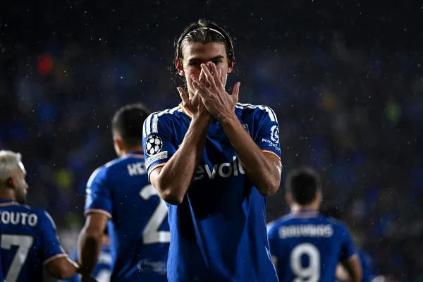 Fabregas admite que mandou Como diminuir o ritmo após abrir 4 x 0 no United - destaque galeria