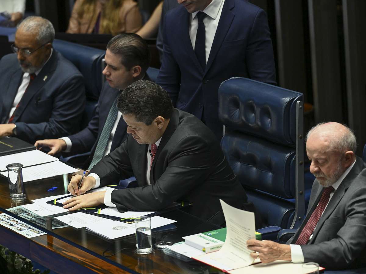 Saiba quando começa a valer a escala 5x2 após a promulgação no Congresso