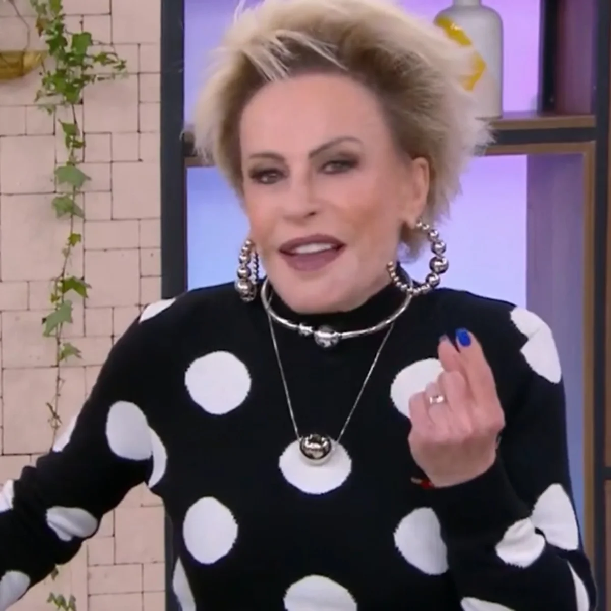 Ana Maria Braga revela que já fez aborto e defende legalização: "Liberdade"