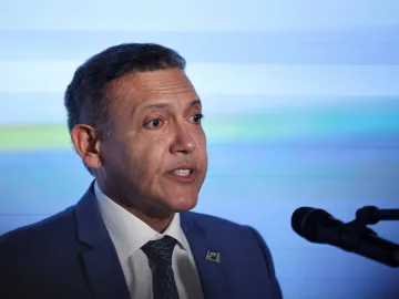 Nunes Marques dá 24 horas para Meta analisar ações de 'Exército do Lula'