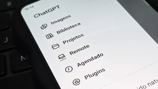 ChatGPT passa por transformação e libera nova interface visual para todos