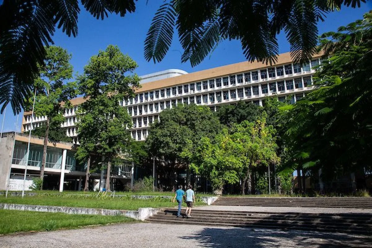 Imagem da matéria: Operação Gabarito: PF investiga fraudes em concurso público da UFRJ
