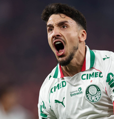 Puma Seja AVANTI 170.921 SÓCIOS Palmeiras Athletico-PRXPalmeiras Brasileirão Série A 2026 | 17/10/2026 | 19H30 ARENA DA BAIXADA |Transmissão IngressosPróximas partidas Central de Mídia Notícias Fotos Vídeos Áudios Campeonato Brasileiro: Athletico-PR x Palmeiras (17/10/2026) Piquerez comemorando gol contra o Athletico ( Foto: Cesar Greco/Palmeiras/Site oficial / Esporte News Mundo