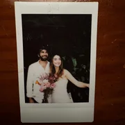 Hugo Moura e Maria Clara Senra posam no dia do casamento