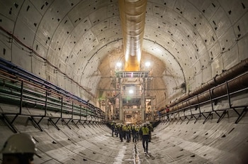 Los trabajos contemplan la instalación de 2,295 anillos de concreto a lo largo de los 4,5 kilómetros de túnel. (Instagram)