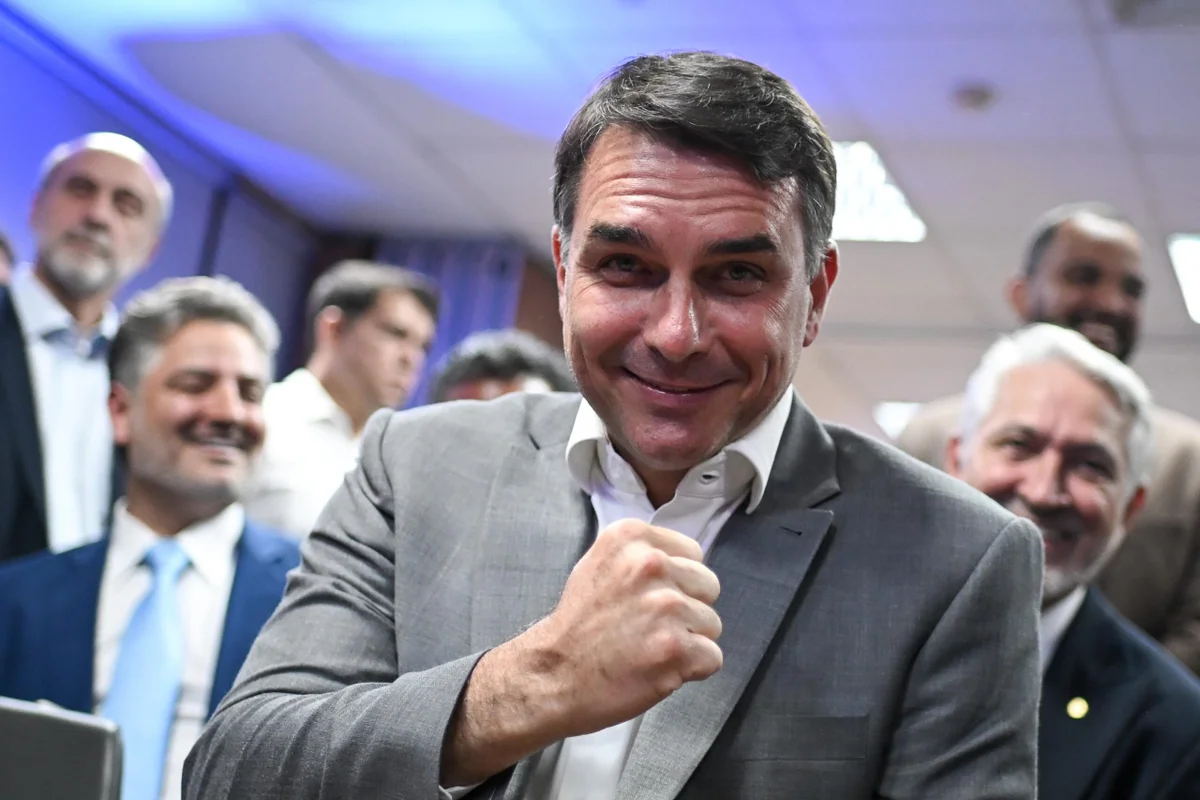 Flávio acena ao NE, onde Lula teve 63% dos votos no 1º turno: "Eu acredito"