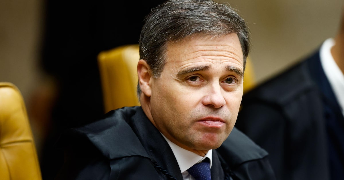 André Mendonça será relator no TSE de pedido de Lula para abrir sigilos próprios e de Flávio
