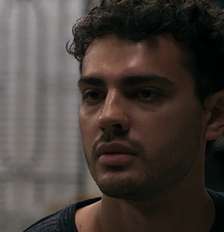 Fernando (Pedro Alves) teve uma atitude estranha na sequência de confusão no apartamento dos Brandão Foto: Reprodução/TV