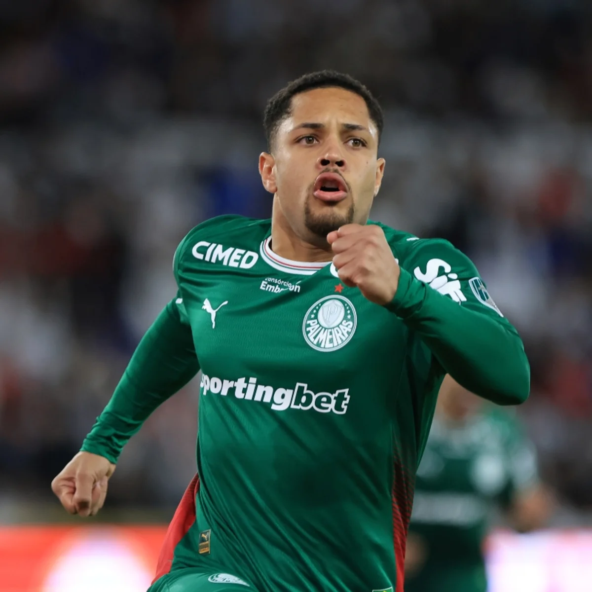 Libertadores: Vitor Roque desfalca Palmeiras no jogo contra o Fluminense